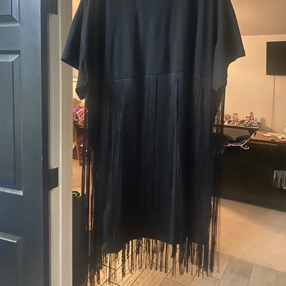 ARULA Dresses & Skirts - Arula fringe dress